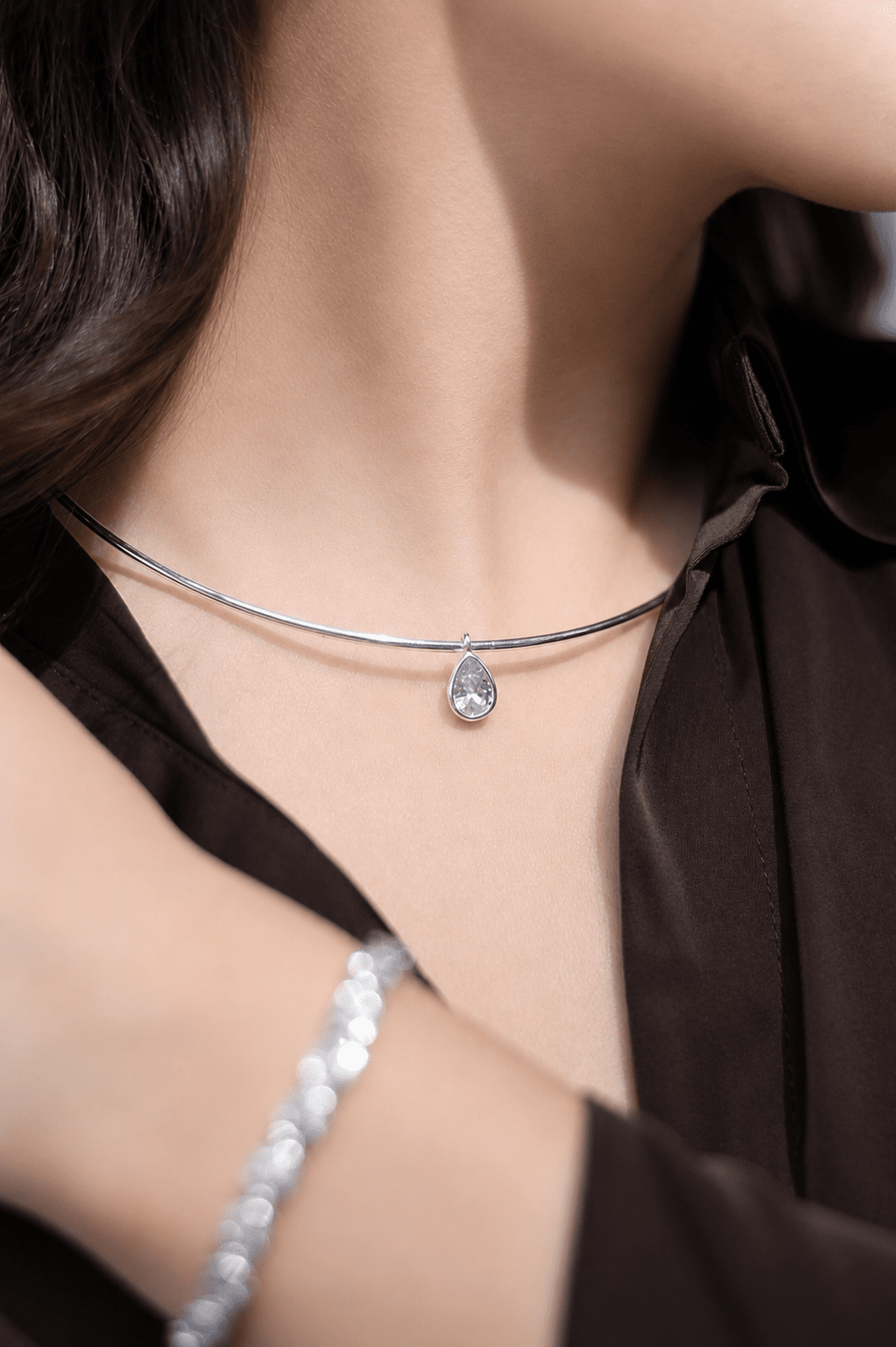 Teardrop Bezel Collar Necklace