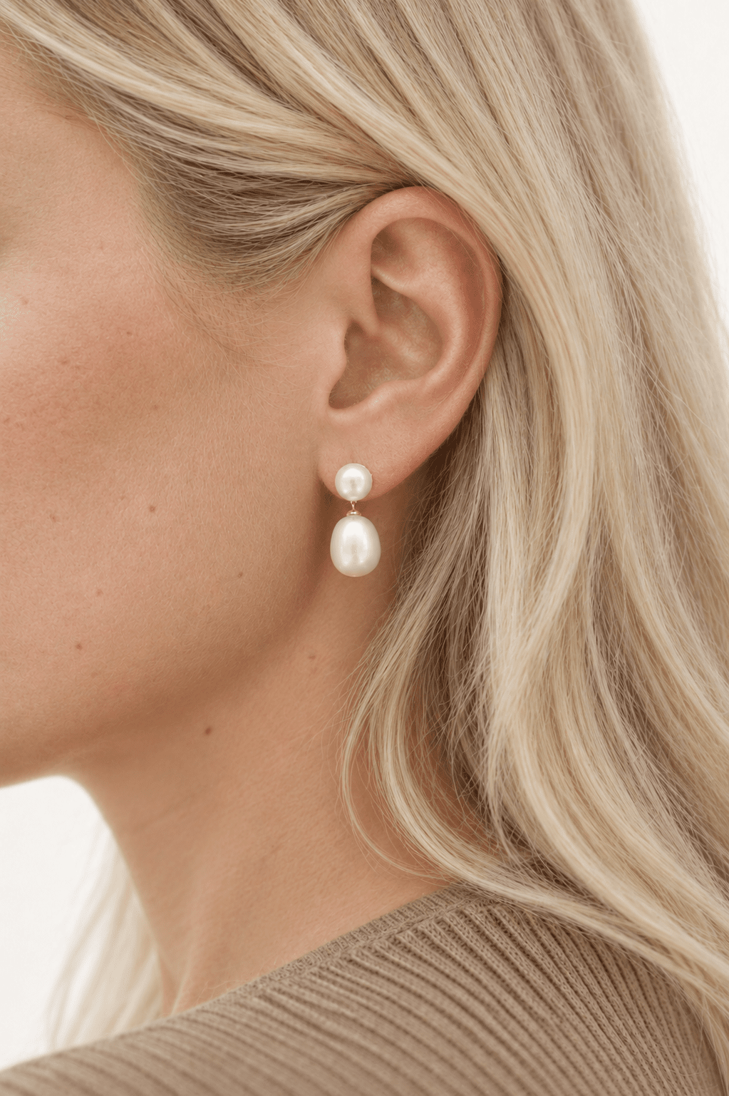 Graduated Pearl Drop Earrings