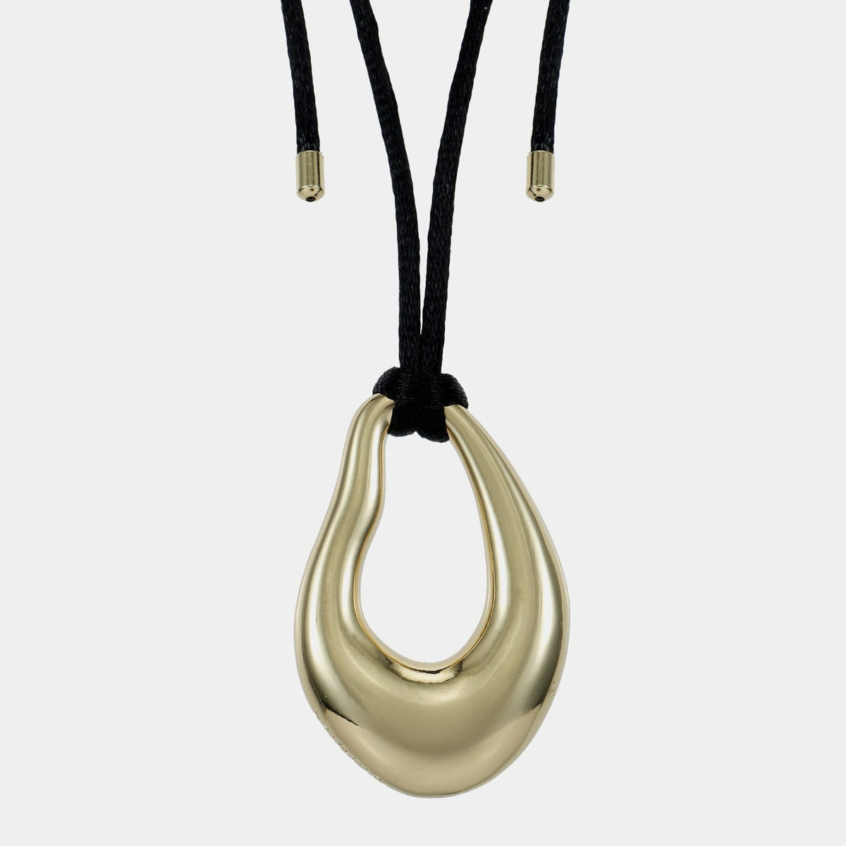 The Sculpted Pendant