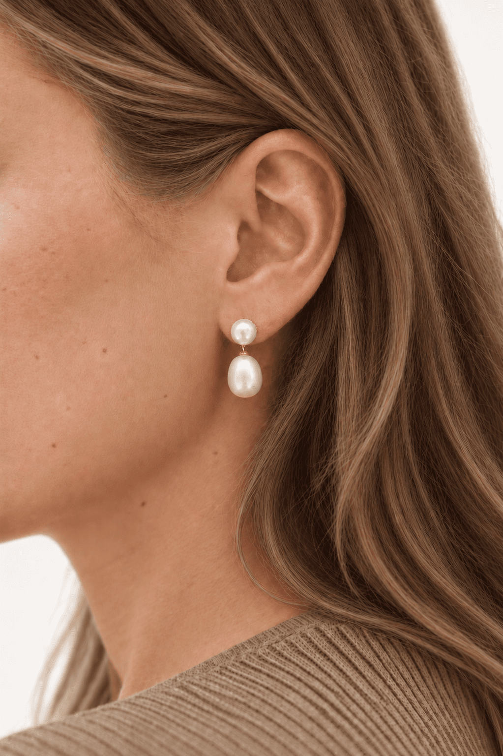 Graduated Pearl Drop Earrings