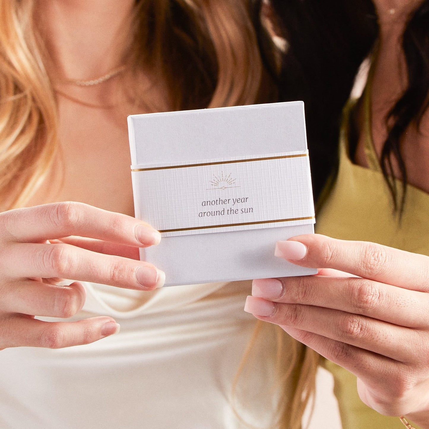 Complimentary Jewelry Gift Box Band