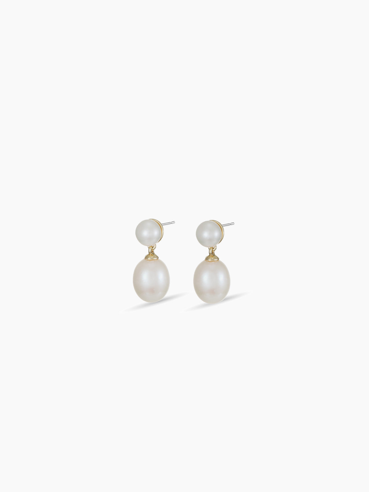 Graduated Pearl Drop Earrings