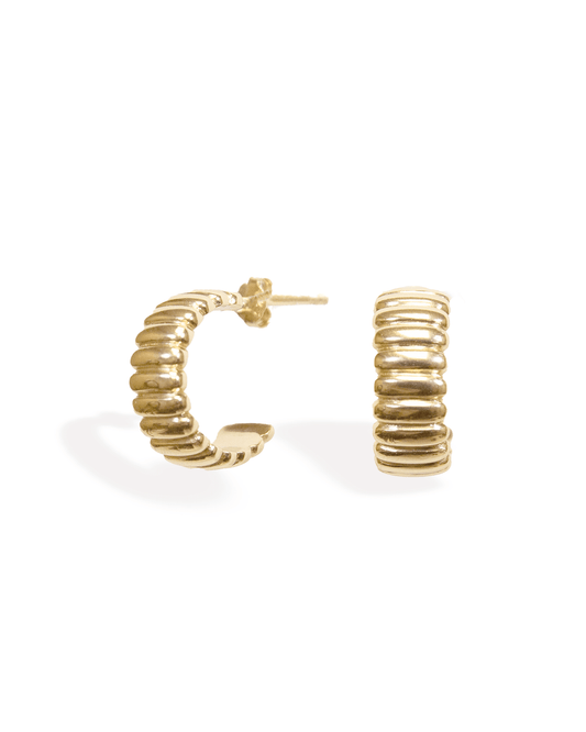 Ribbed Huggie Hoop Earring